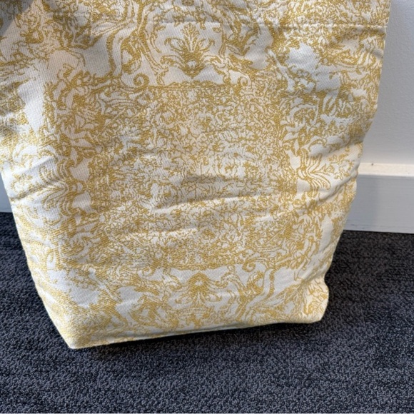 Dior Cream and Gold Tote Bag - Picture 2 of 3